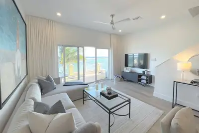 Image de New! Modern Beach/Oceanfront Condo - Stunning! Seabreeze Villas