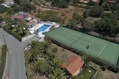 Image de Vivenda Summertime - Fabulous villa with private tennis court and large pool