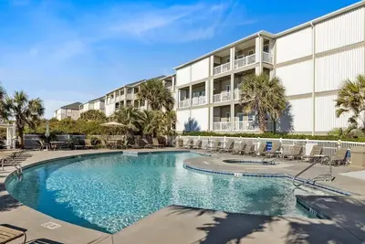 Image de Ocean Club D102, oceanfront, poolside, amazing views!