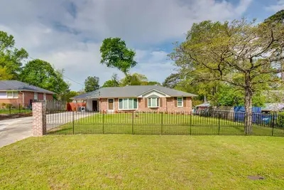 Image de Renovated Home: Yard, 11 Mi to Dtwn Atlanta!