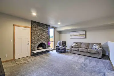 Image de Luxurious Tacoma Retreat w/ Quartz Countertops!