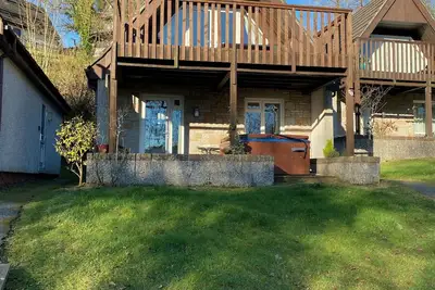 Image de 3 bedroom lodge on holiday park, sleeps 6 with hot tub