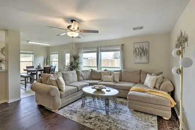 Image de Spacious Houston Home ~ 22 Mi to Downtown!