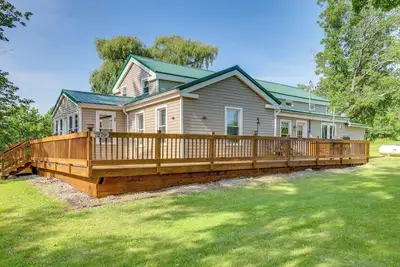 Image de Pet-Friendly Seneca Lake Home w/ Private Deck