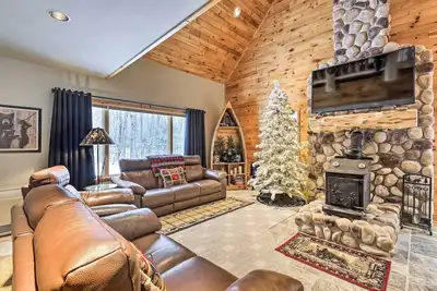 Phelps Cabin on 26 Acres w/ Fire Pit!
