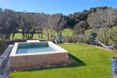 Image de Maison cosy de 2 chambres à Nimes
