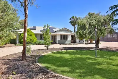 Image de Perfect, quiet location, walking distance to Billabong, 8 Minute drive to town. .