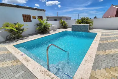 Image de Ocean Breeze Apartments #1 Very central location on the Island!