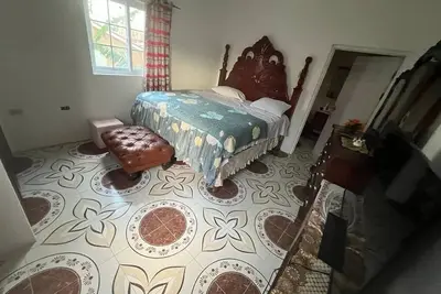 Image de Spacious 9 Bed family sized house in a gated community