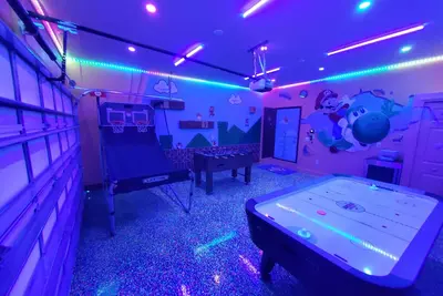 Image de 10 Bedroom Magical Vacation Villa w/ Private Heated Pool & Spa 9 Miles from Wdw