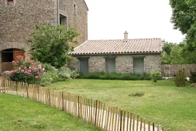 Image de Le Mazet des Clauzals: gite de 2 p sur le Larzac au Cros