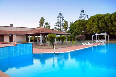 Image de Luxury villa sara with short course swimmig pool and seaview