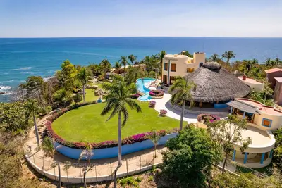 Image de Best Views in Huatulco with Full Resort Amenities