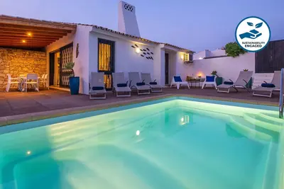 Image de Charming Villa near Oura Beach w/ Heatable Pool