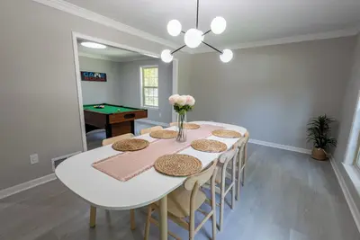 Image de Private Pool–Renovated Home for Groups/Getaways