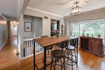 Image de Home with Pool in Webster Groves, Mo!