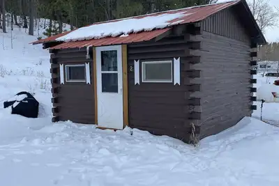 Image de Rustic Small Cabin in the Black Hills of Wy. Snowmobile right out the drive!