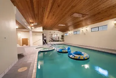 Image de Westside Pool Home-8 min to Downtown by Cad Line