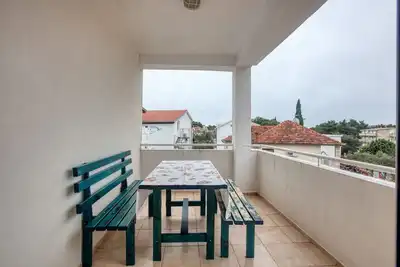 Appartement d'une chambre avec la terrasse et la vue sur le mer Pirovac, Sibenik (A-15320-e)