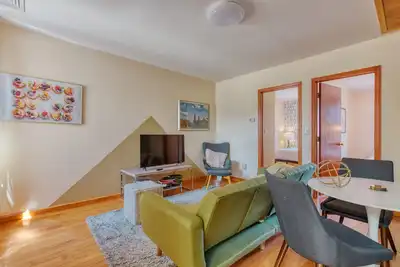 Image de 2 Bedroom Gem Near Center City