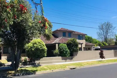 Image de Four Season Home 家四季 - Large house for big groups, close drive to the beach!