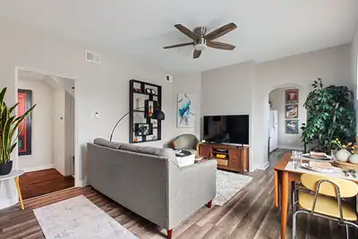 Image de Luxe Design 3br in Pittsburgh's Most Lively Neighborhood