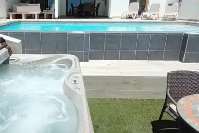 Image de Villa with ocean & mountain view, pool & Jacuzzi