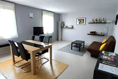 Image de Meublé de tourisme 2* entre gare et cité de la gastronomie et du vin