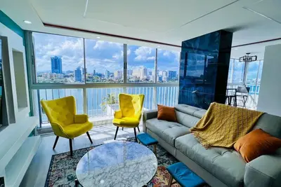 Image de The Blue Lagoon-Ocean Pad - Brand Newly Remodeled  2023