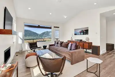 Image de Adventure Awaits at Bms14 | Haven House Retreat in Eden, Ut!