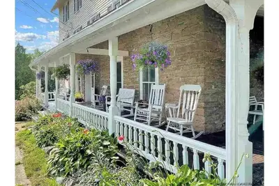 Image de Historic Hudson Valley-Unique-12+Bdrm 9 Bath, 3 Kitchens, 3 sets W/D