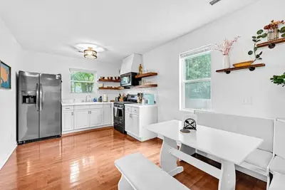 Image de Private Backyard With Fire Pit, 15 Min to Downtown