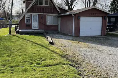 Image de 3 bedroom 2 bath renovated A frame on channel to Kuhn lake and the Barbee Chain