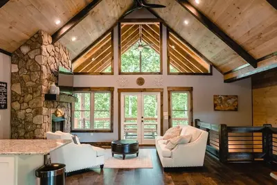 Image de Outdoor Barrel Sauna, Hot Tub, Fire Pit, 2 Full Kitchens,