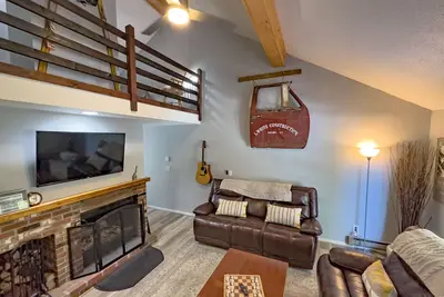 Image de Mount Snow Cozy Condo (5 Minute Drive! ) Sleeps 7
