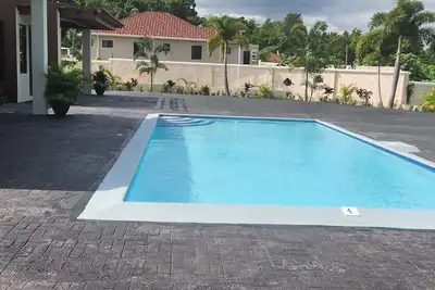 Honey Cove Luxury Villa w/pool-5 mins away from Ocho Rios town.