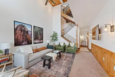 Image de Luxe Chalet - Sleeps 15