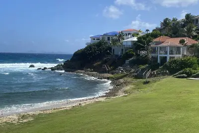 Image de Beautiful St Maarten Ocean front 3 Br with secluded beach