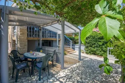 Image de Appartement de deux chambres prés de la plage l'île de Vir - Kozjak - Vir - Kozjak, Vir (A-19094-b)