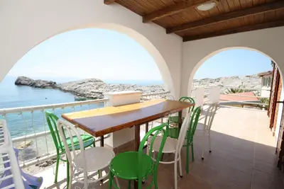 Appartement de trois chambres prés de la plage Baie Zarace, Hvar (A-8781-a)