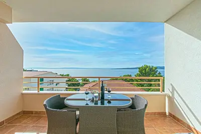 Image de Garçonnière avec la terrasse et la vue sur le mer Brela, Makarska (As-20066-a)