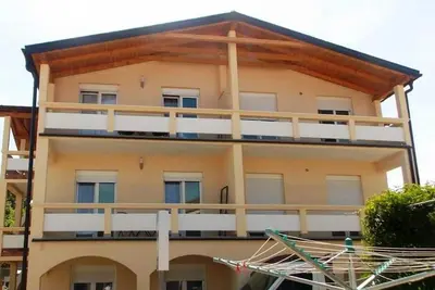 Image de Appartement de deux chambres avec le balcon Vir (A-20183-a)