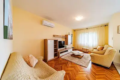 Image de Appartement de deux chambres avec la terrasse et la vue sur le mer Orebic, Peljesac (A-10436-a)