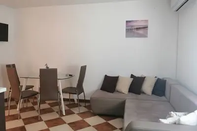 Image de Appartement de deux chambres avec le balcon Vir (A-20183-c)