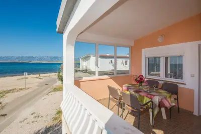 Image de Appartement d'une chambre prés de la plage Vir (A-20203-c)