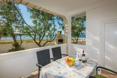 Image de Appartement d'une chambre prés de la plage Vir (A-20203-e)
