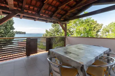 Image de Appartement de trois chambres prés de la plage Preko, Ugljan (A-20210-a)