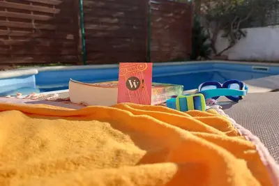 Image de Jolie villa avec piscine privée à côté d'une crique paradisiaque