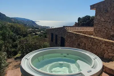 Image de Hot Tube in the rocks of wild Sardinia you've never seen