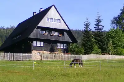 Image de Vacation apartment in idyllic forester's lodge, family-friendly, dogs welcome